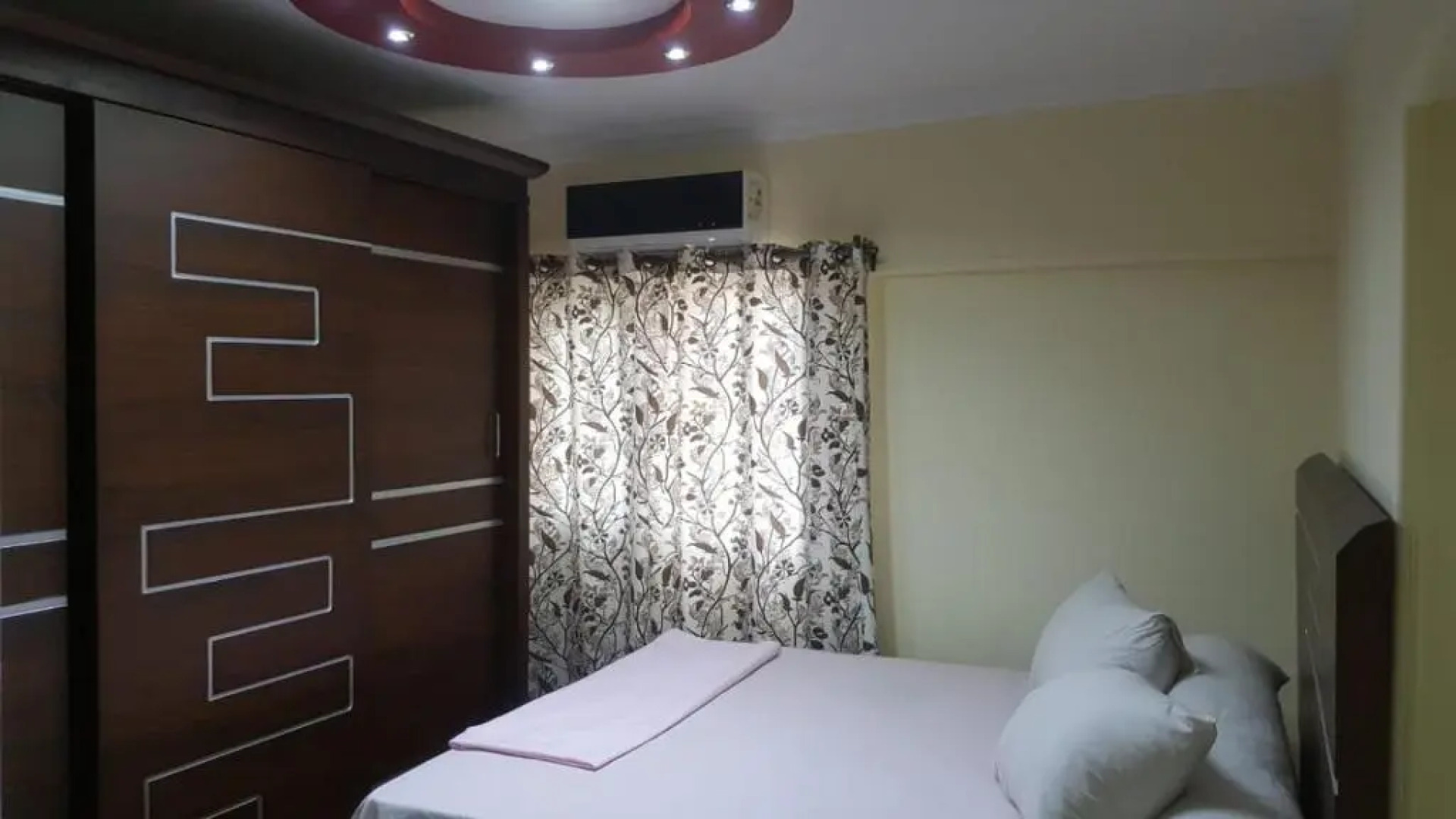 City squer apartment sea view