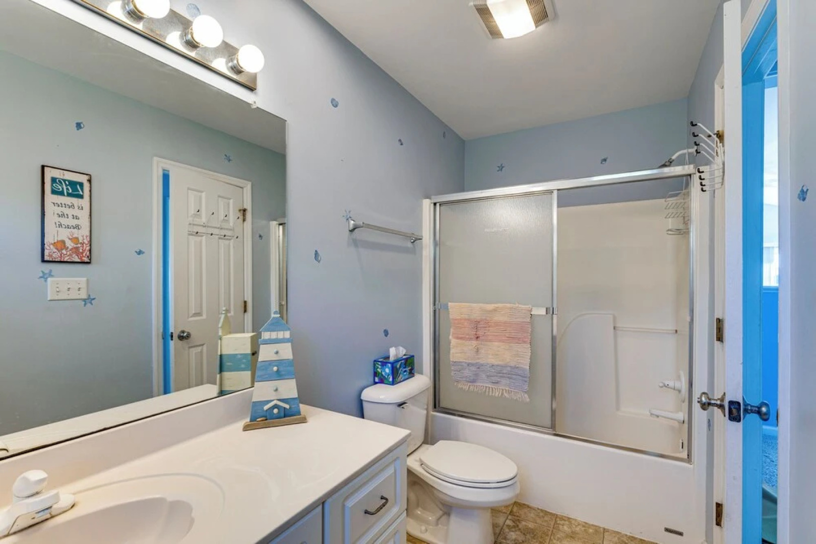 Steps to Beach: Emerald Isle Home w/ Deck!