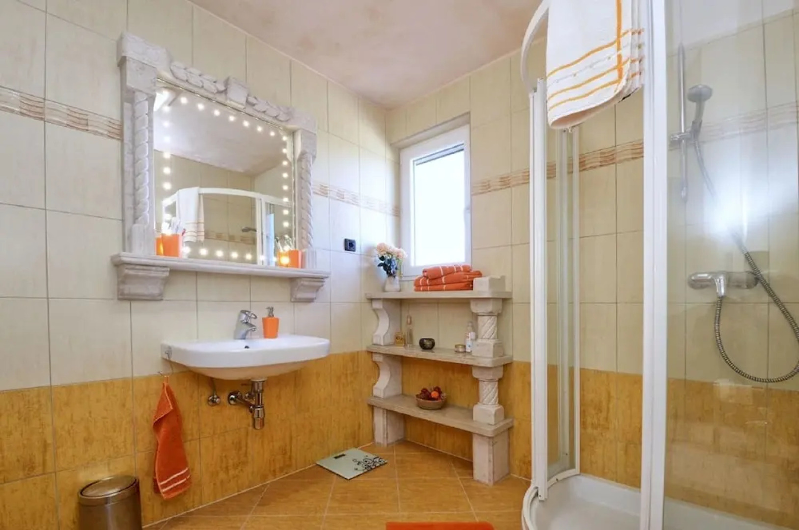 Cozy Holiday Home in Rogovici With Swimming Pool