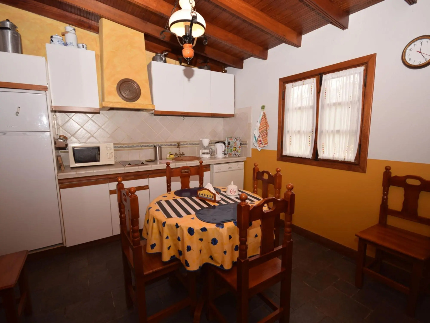 Cozy Cottage in Orotava with Swimming Pool