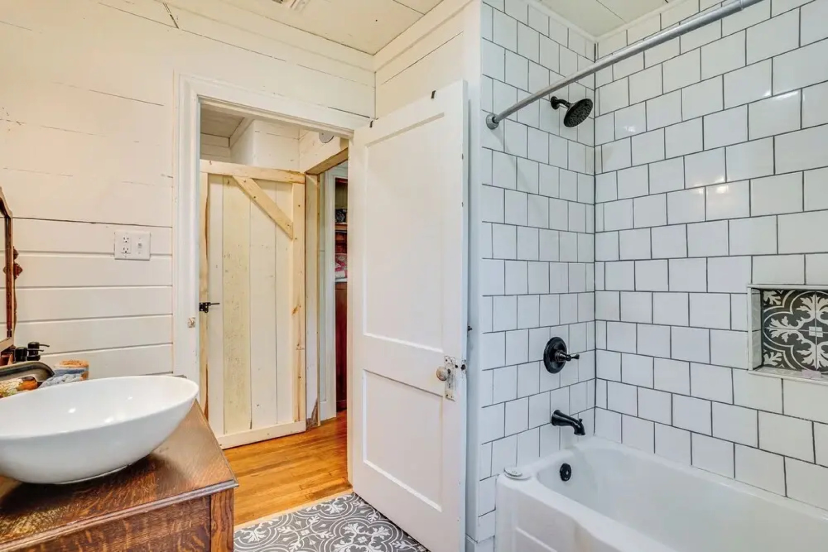 4 Mi to Dinosaur Valley: Rustic Glen Rose Cottage!