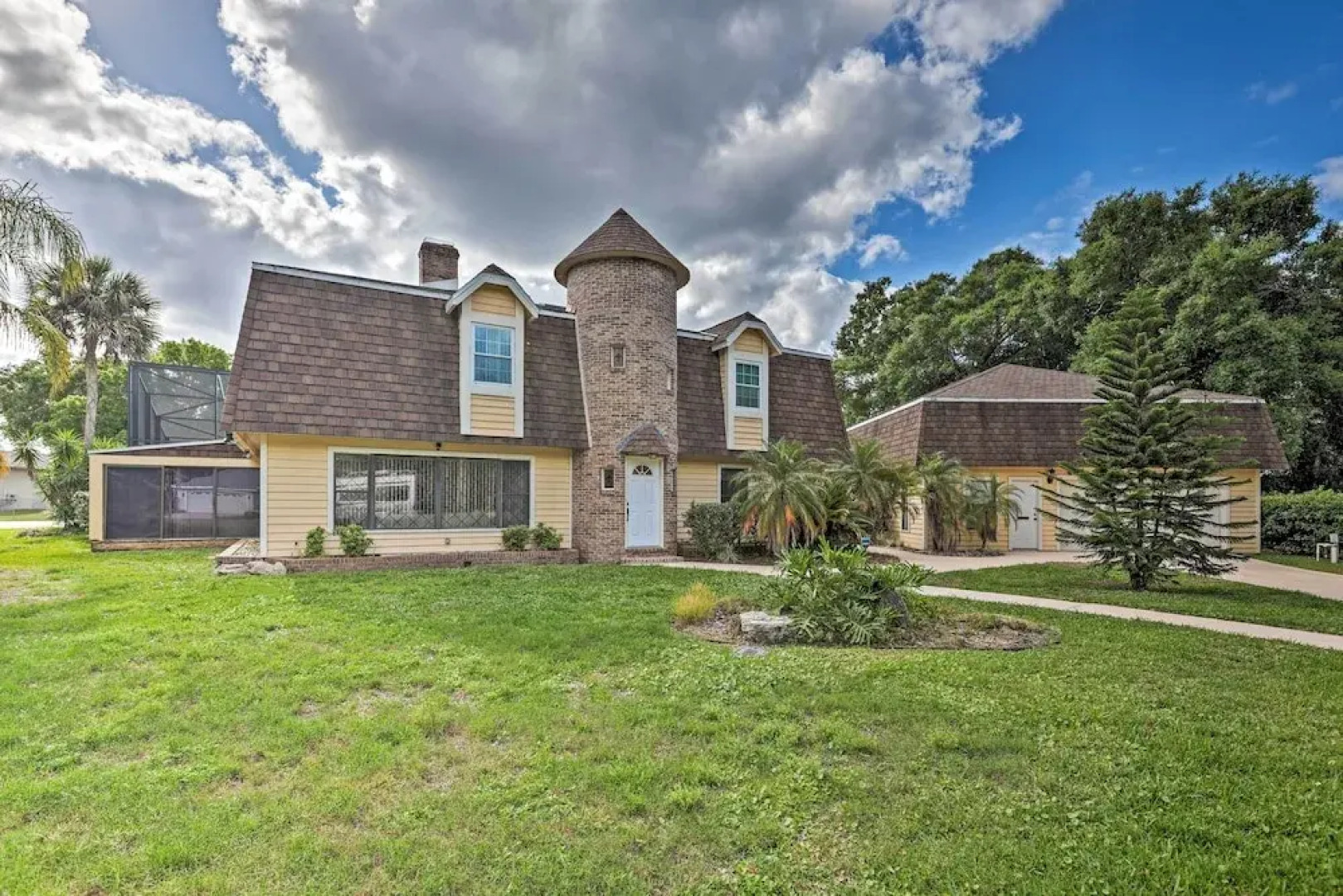 The Aviator's Dream: Pool, Spa & Private Runway!