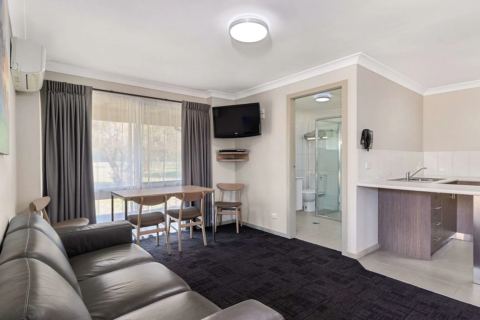 Quality Inn Carriage House Wagga Wagga