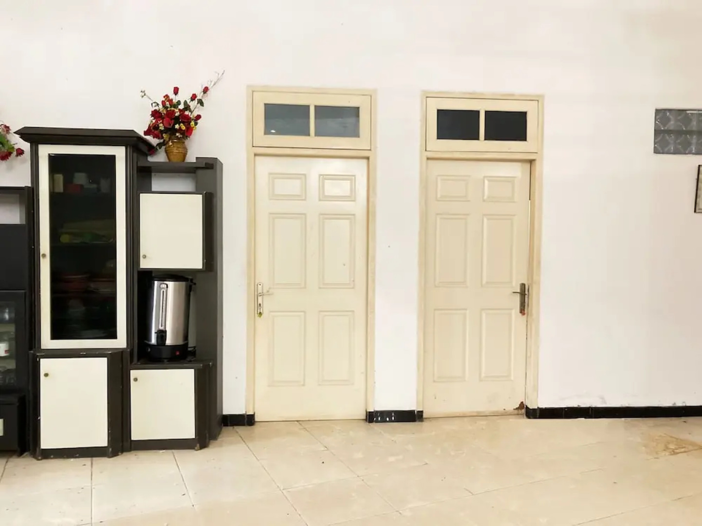 OYO Life 90989 Lee Dug Tretes Residence