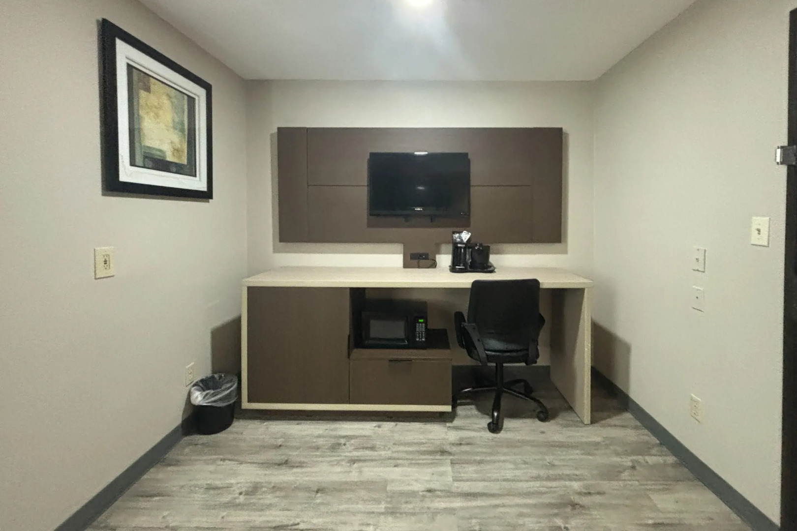 Quality Inn & Suites at Airport Blvd I-65