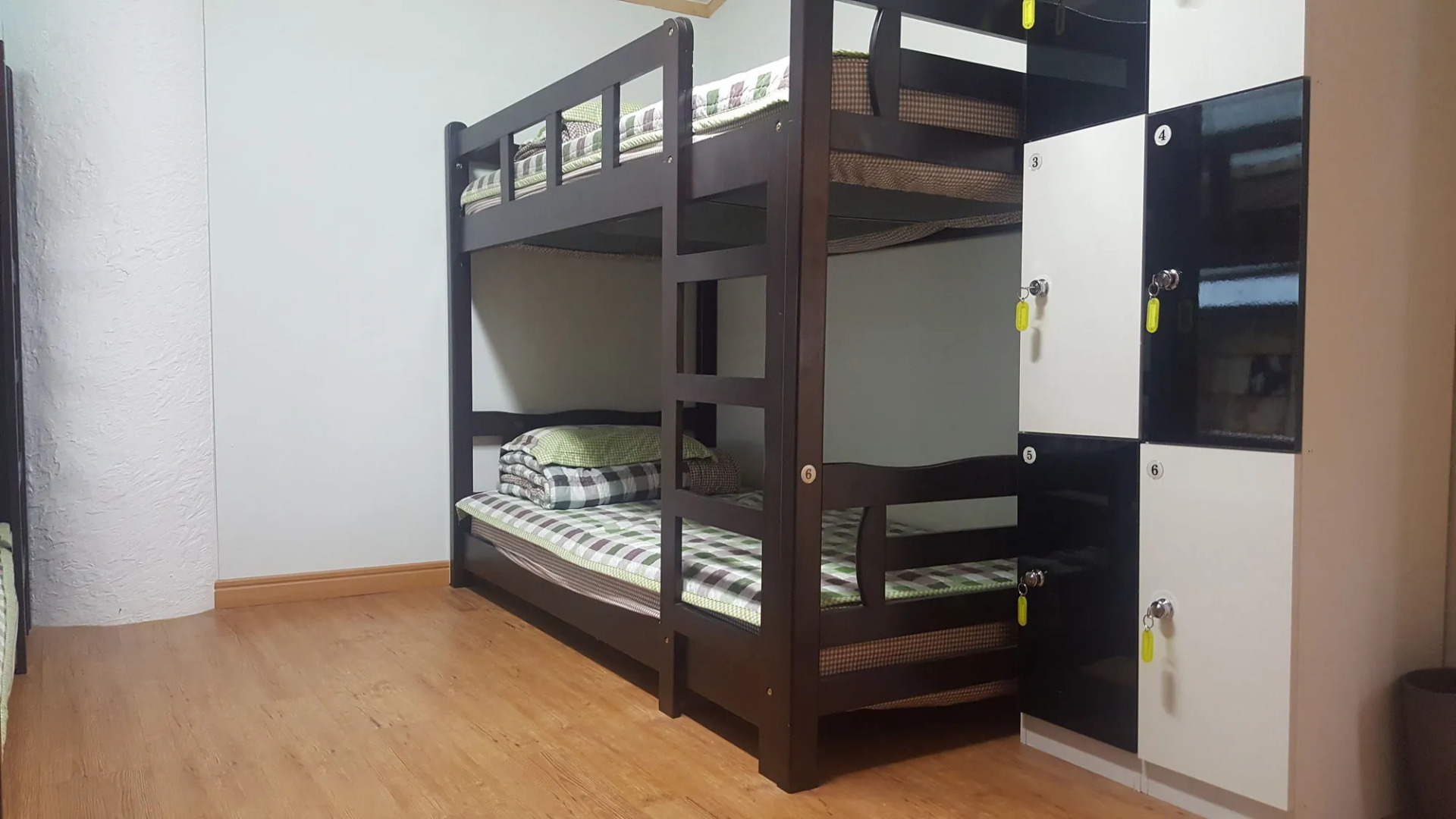 Dongbaekseom Guest House