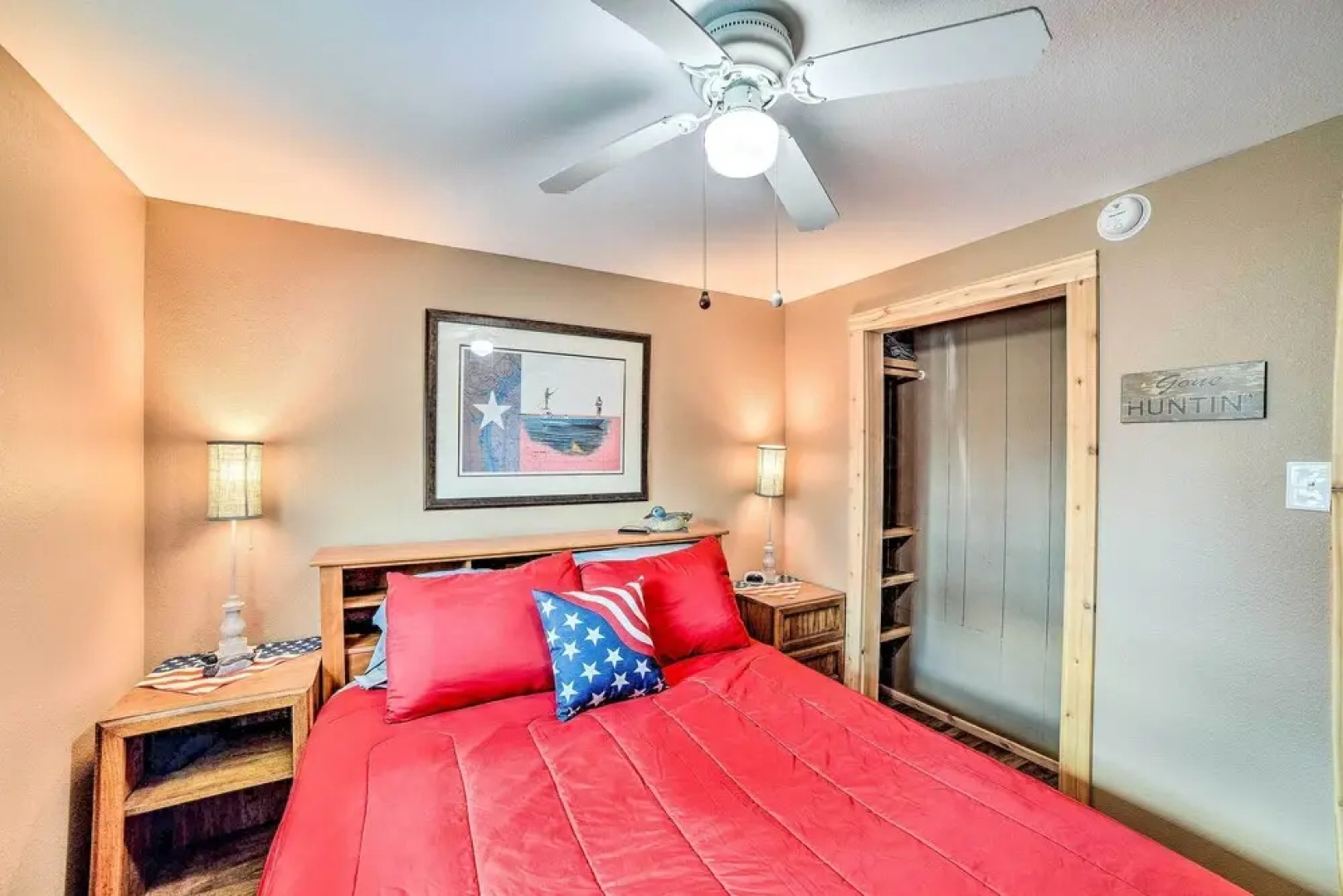 4 Mi to Beach & Fishing: Rockport Cottage w/ Deck!