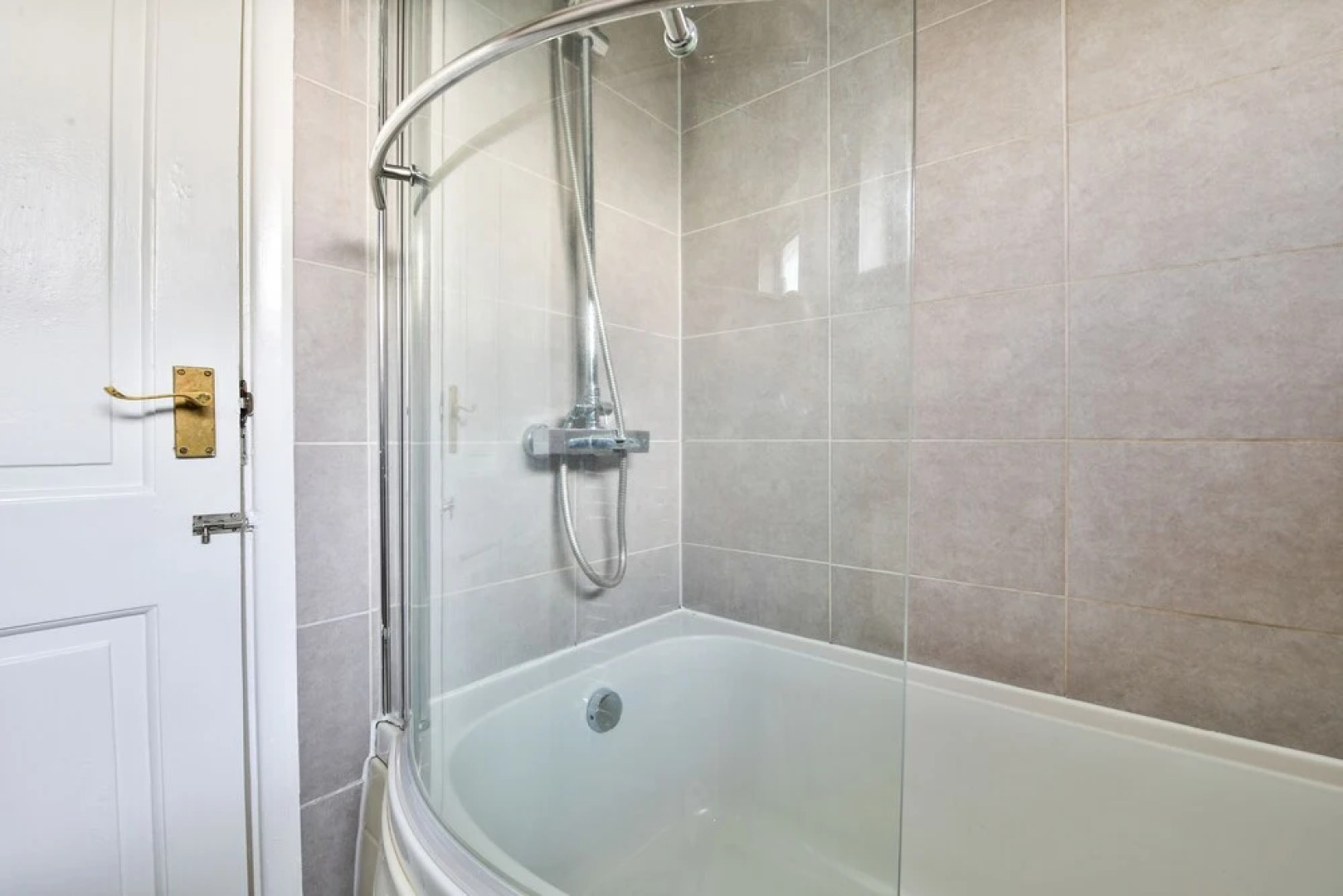 Spacious 3 Bedroom House in Barry