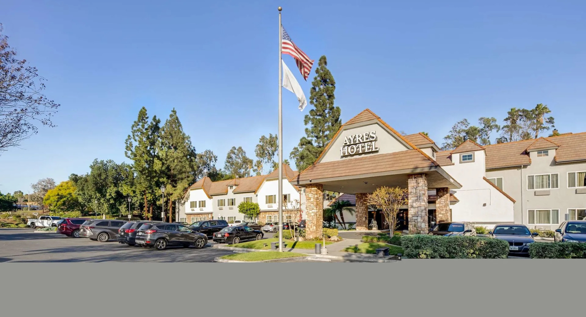 Ayres Hotel Corona – Riverside