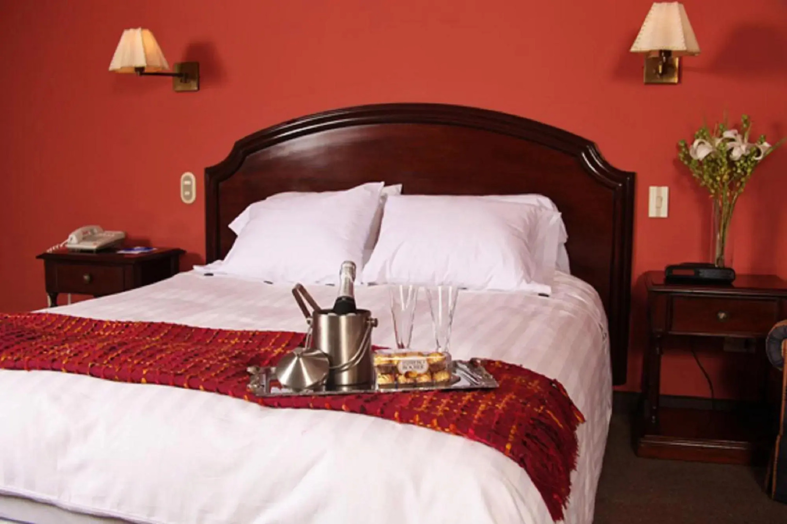 Suites Plaza Las Flores