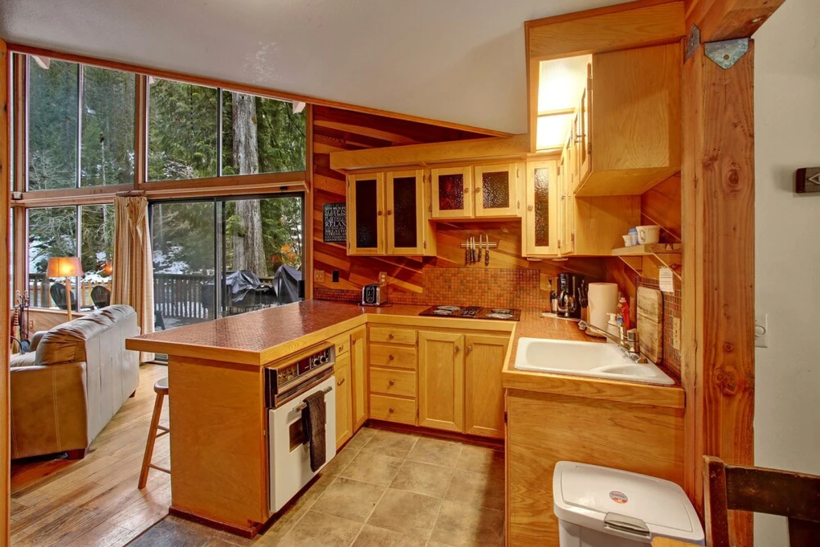 Rustic River Paradise - One Bedroom Cabin with Hot Tub