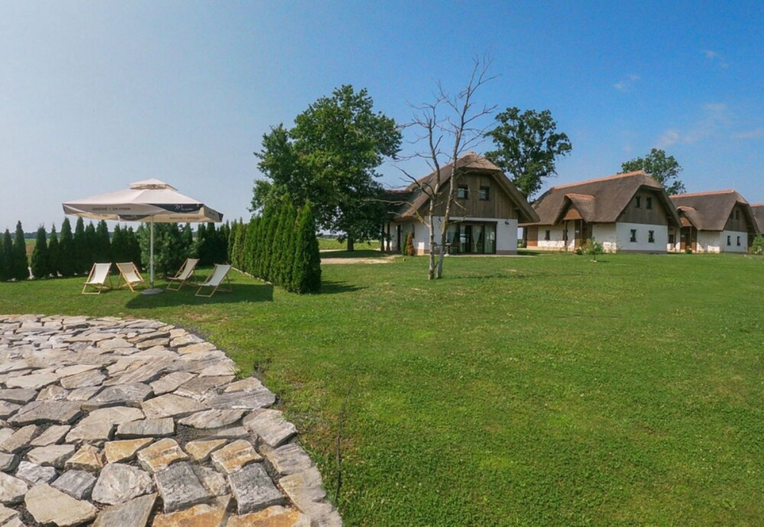 Pannonian Duplex 11 Pond View