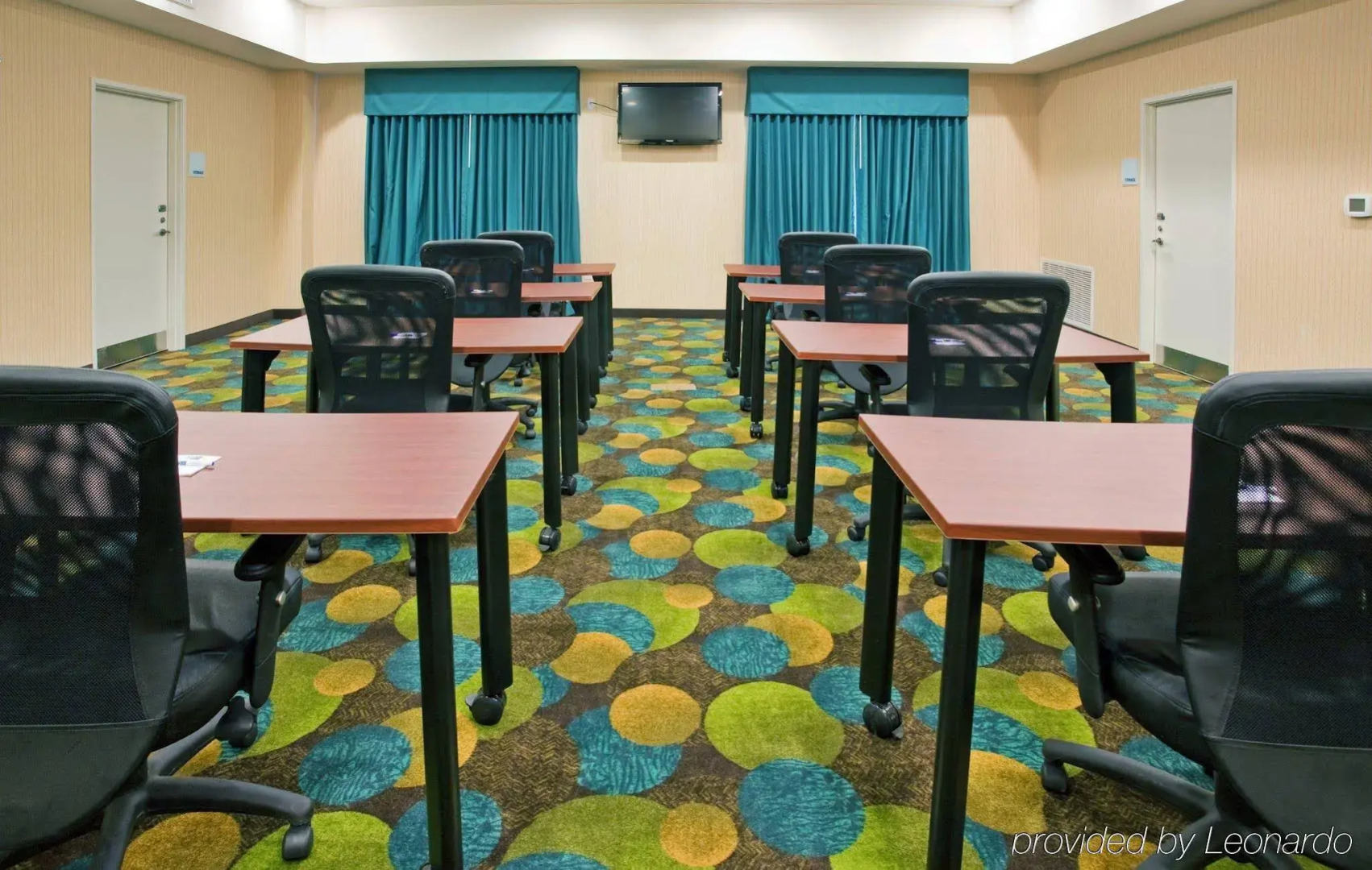 Holiday Inn Express & Suites Topeka North by IHG