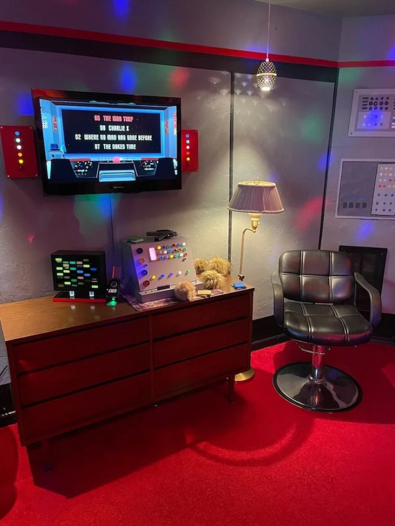 The Star Trek - USS Enterprise Room at the Itty Bitty Inn