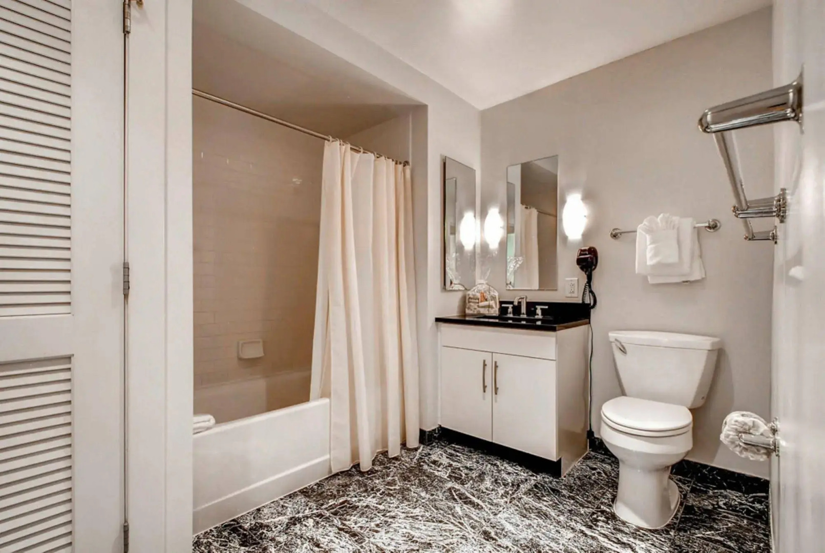 Global Luxury Suites at The Convention Center