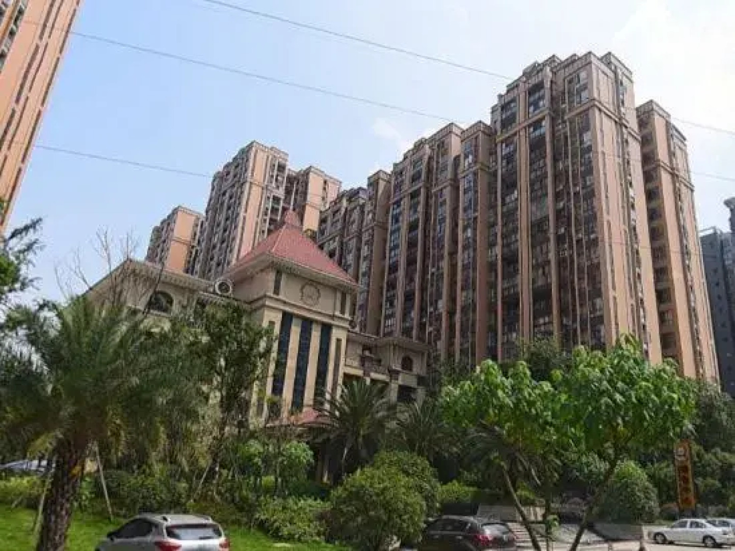 Meishan Yichuan Earl Hotel (Meishan East Railway Station Wanda Plaza)