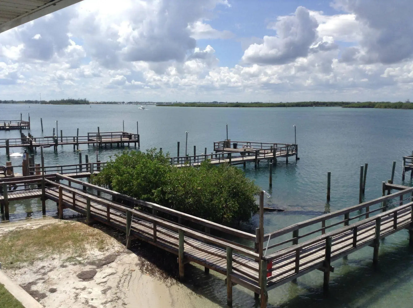 Dockside Inn & Resort