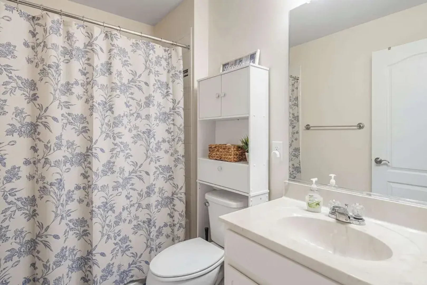 Wild Air Getaway For 12!