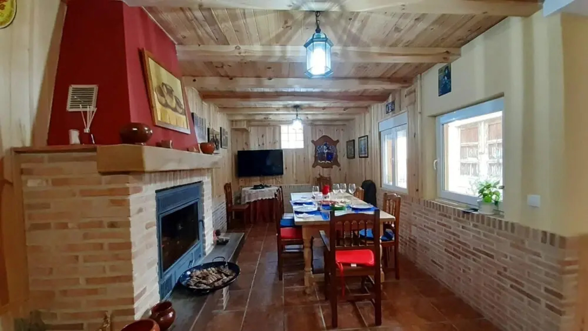 House With 5 Bedrooms in Morales de Rey, With Enclosed Garden and Wifi Near the Slopes