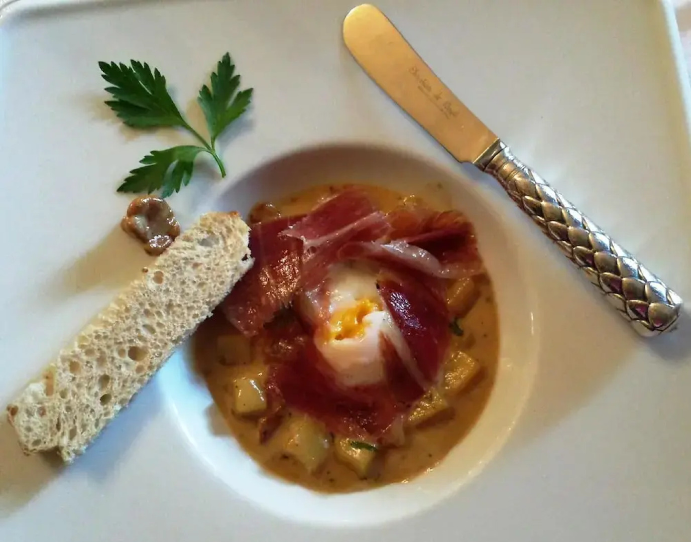 Château De Vault De Lugny