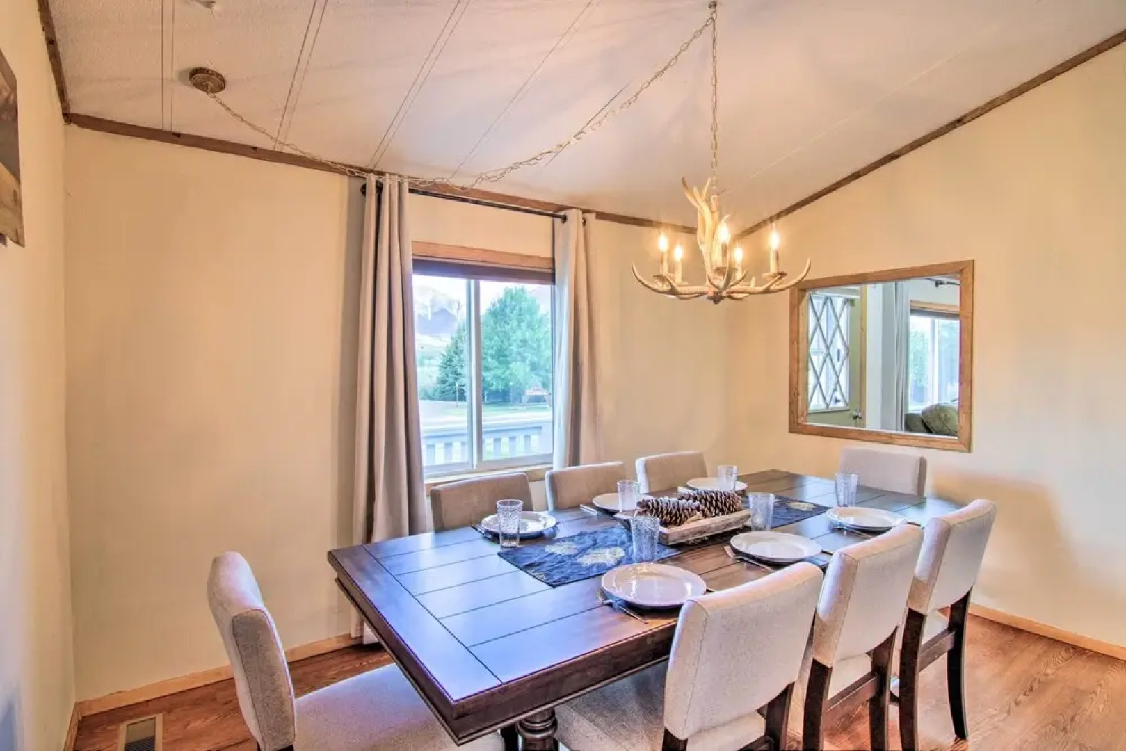 Montana's Emigrant Peaks Getaway: Apt w/ Amenities