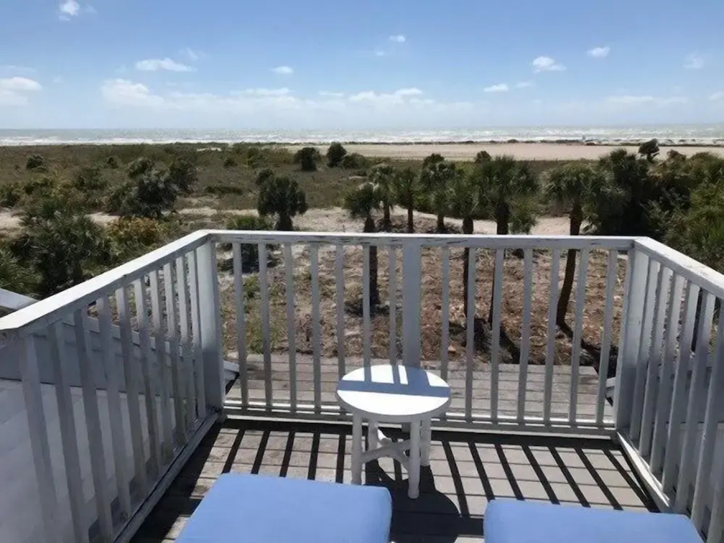 Beach Three Bedroom Villa by Redawning