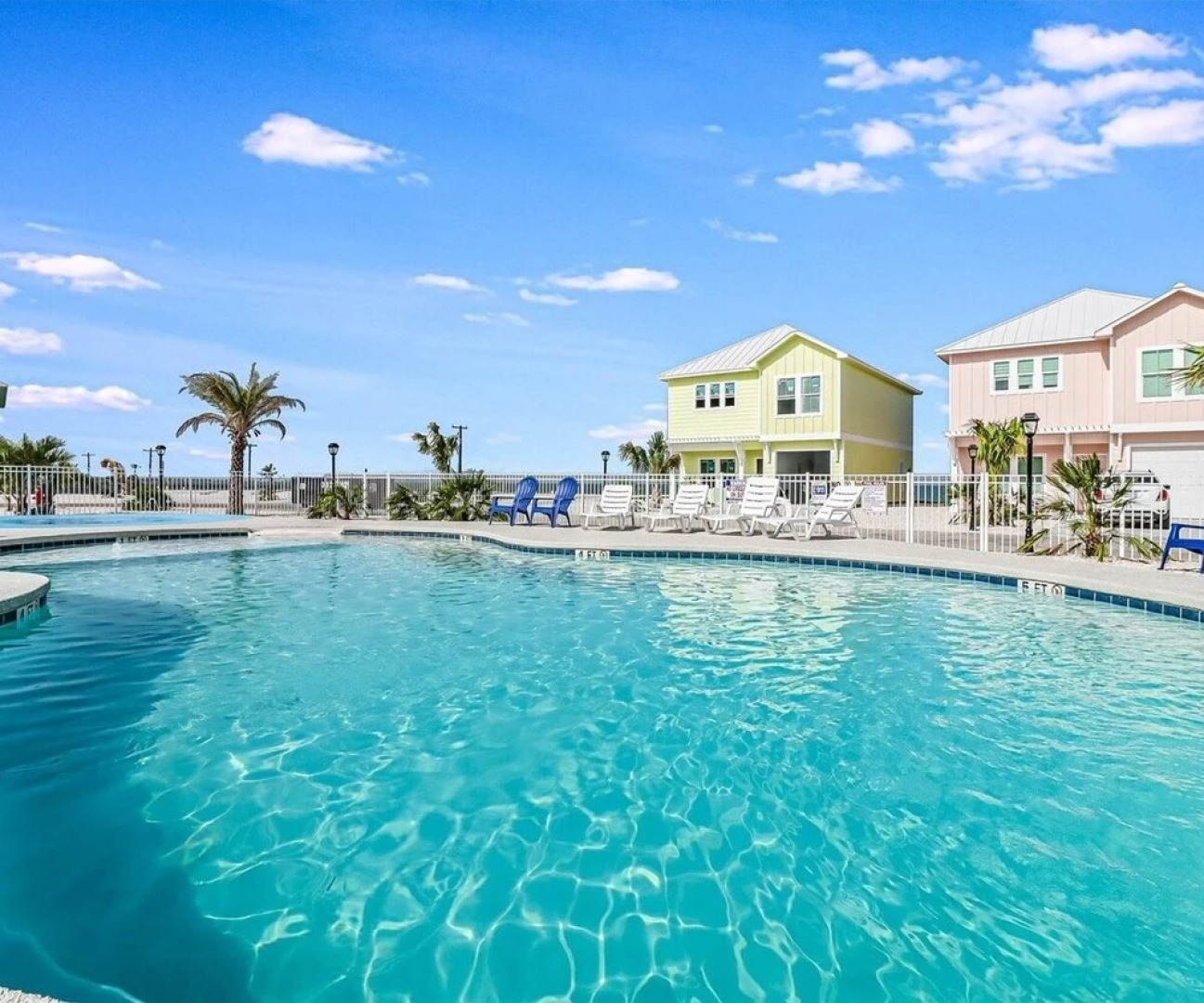 Sunshine And Flip Flops Sp114 4 Bedroom Home by RedAwning