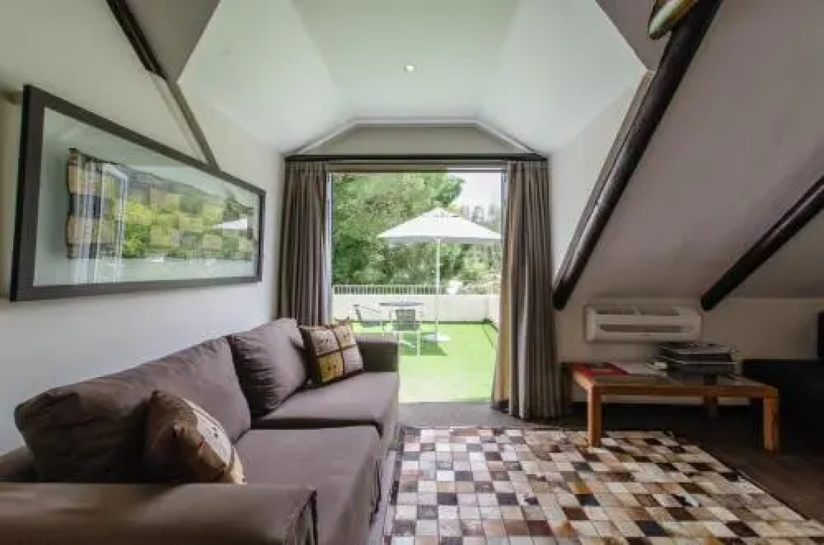 Ella's Country House