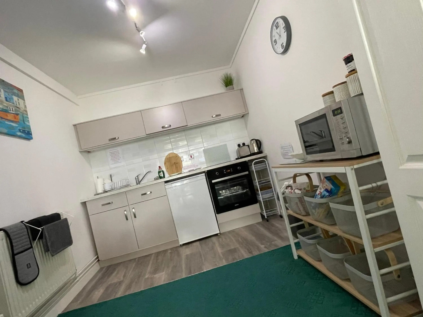 Barracuda, Beachside Apartment