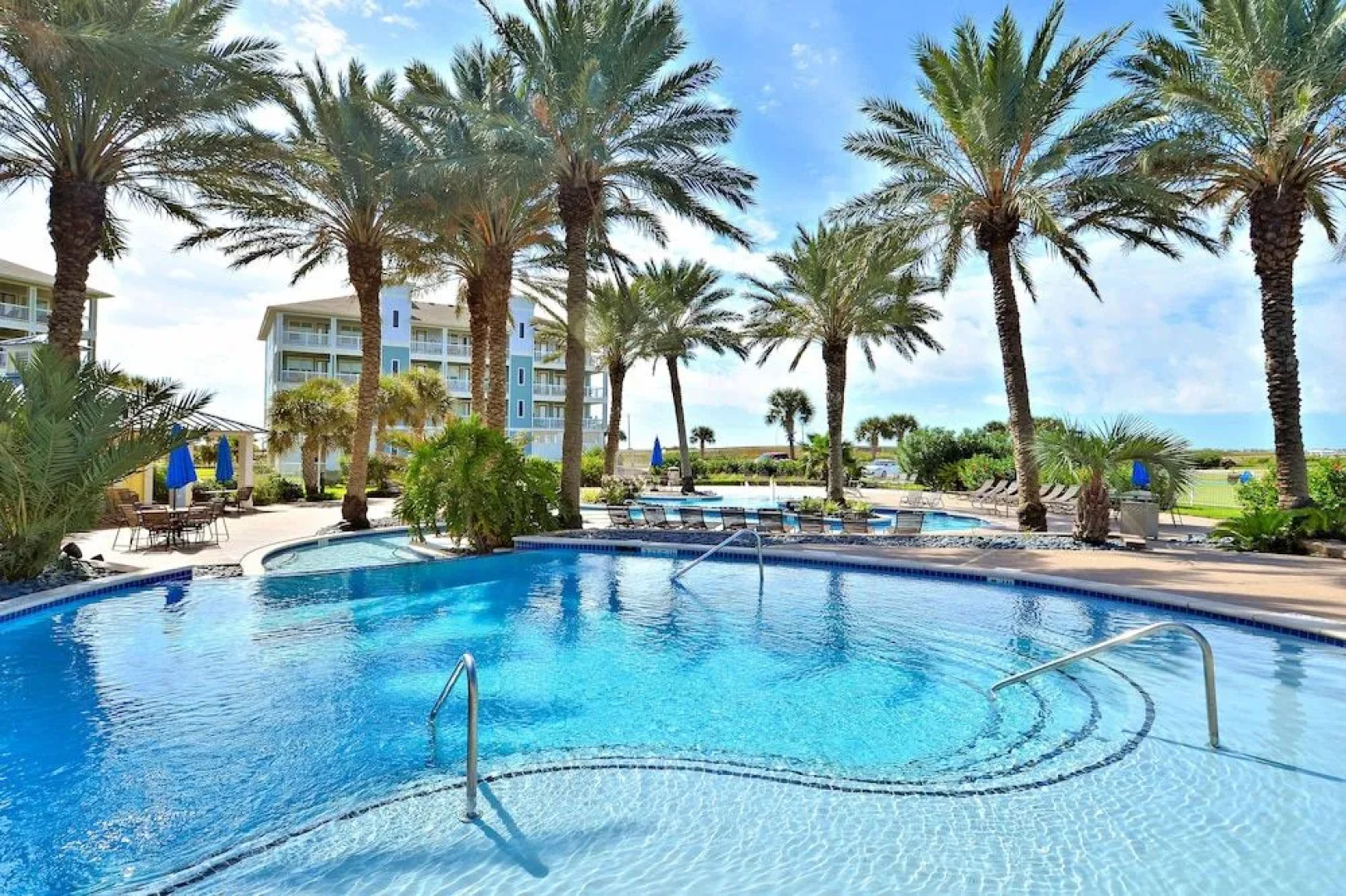 Beach Blast 3 Br home by RedAwning