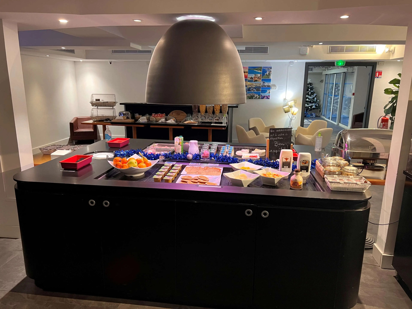 Hôtel, restaurant Kyriad Fréjus