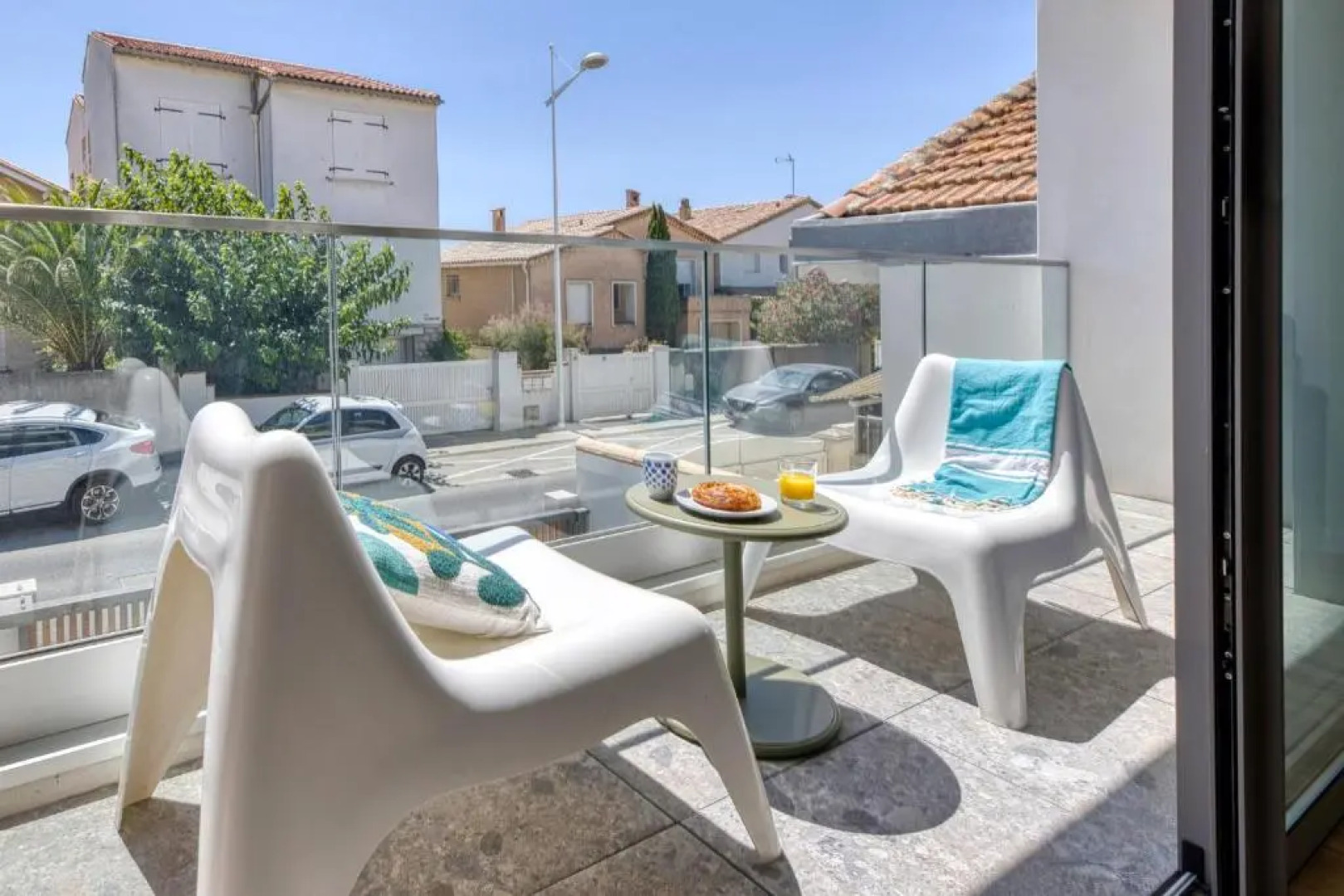 Superbe T2 neuf, climatisé 2nd ligne, balcon, jardin, prestations haut de gamme