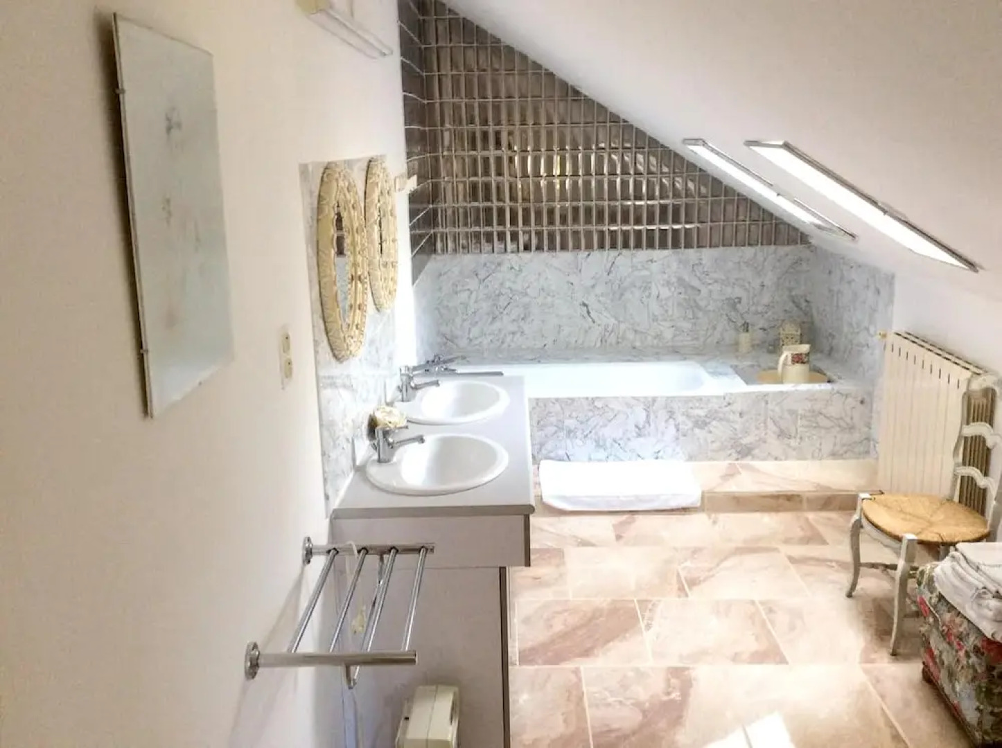 Mansion With 5 Bedrooms in Poligné, With Private Pool, Furnished Garde