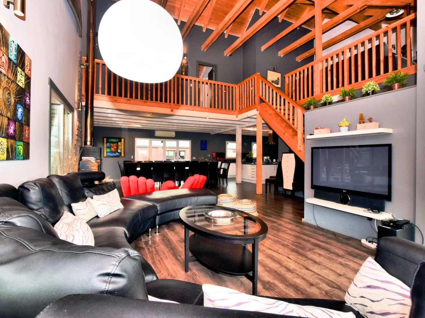 Villa With Heated Outdoor Pool and Sauna