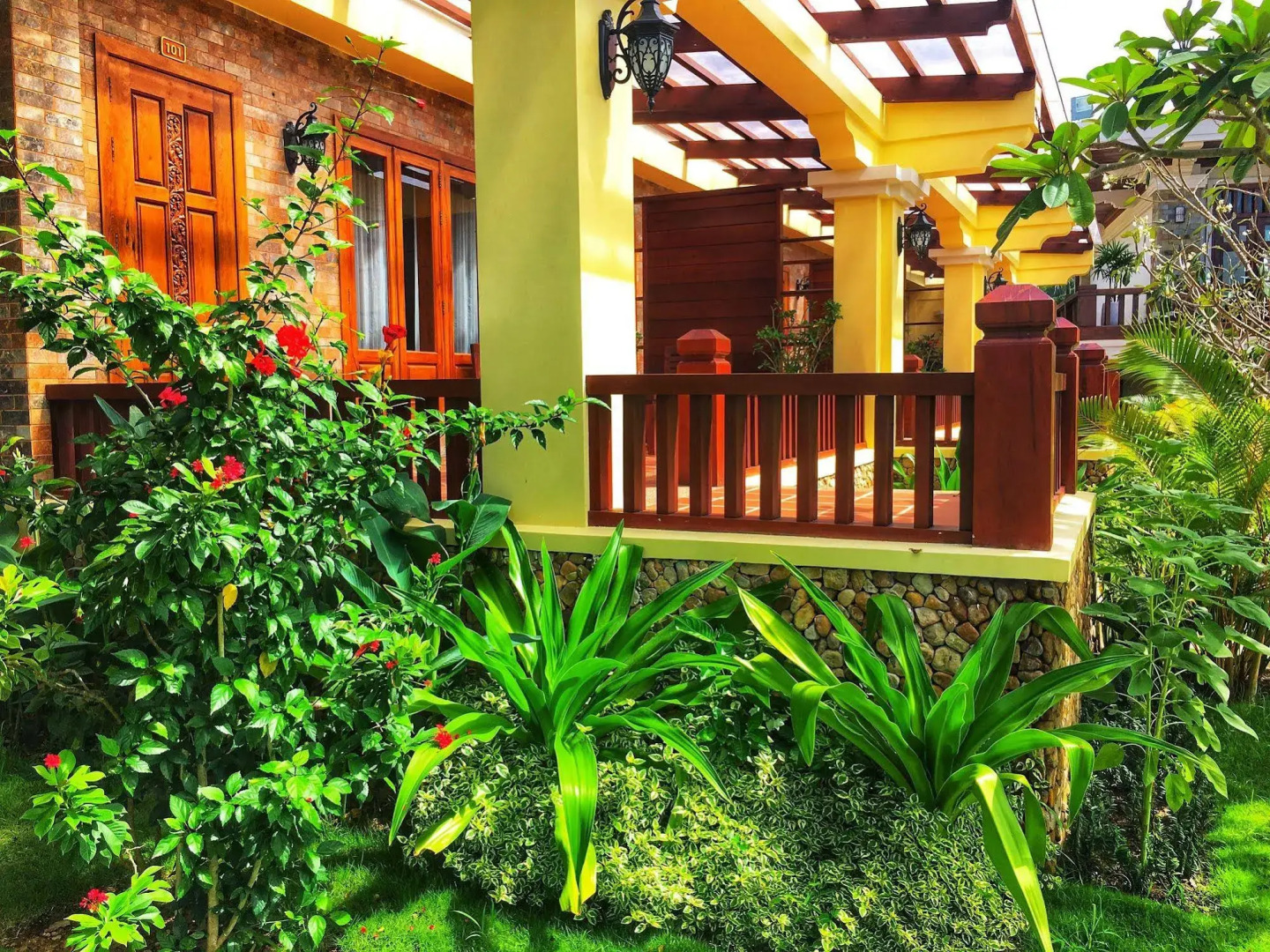 Try Palace Resort & Spa