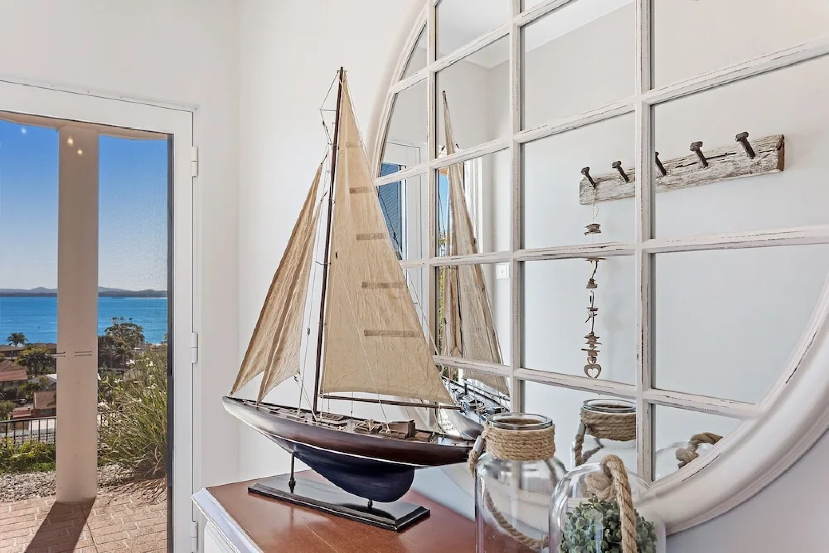 Phuza Maningi, 17 Myan Close