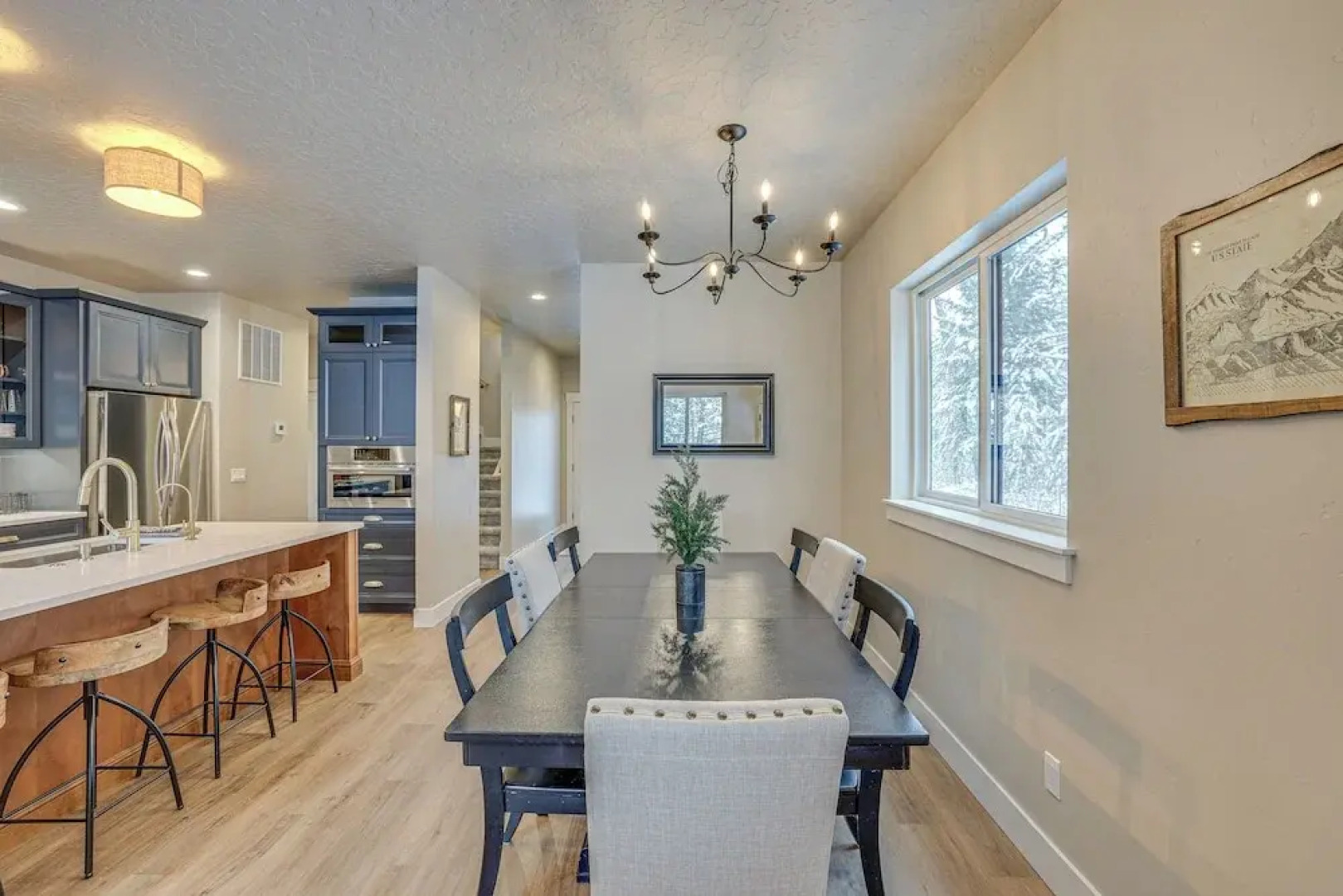 All-season Cabin: Hot Tub & Sauna in Donnelly