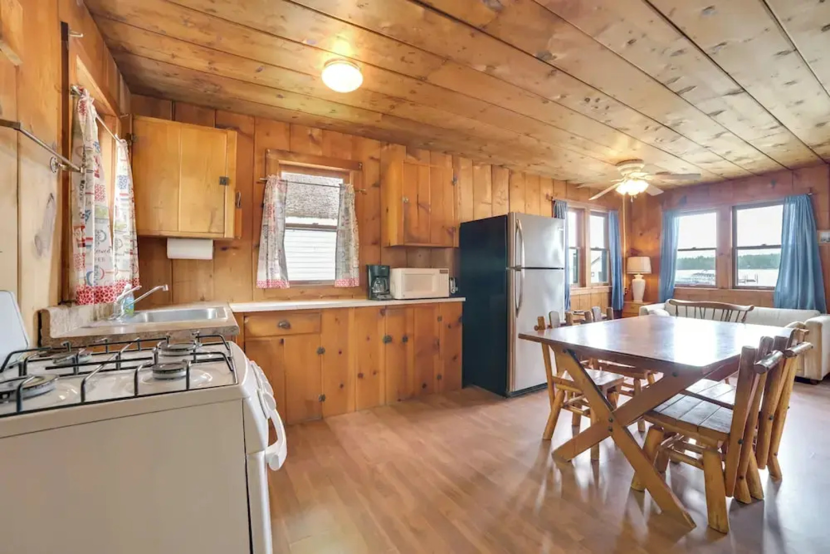 On Lake Huron: Pet-friendly Cabin in Cedarville!
