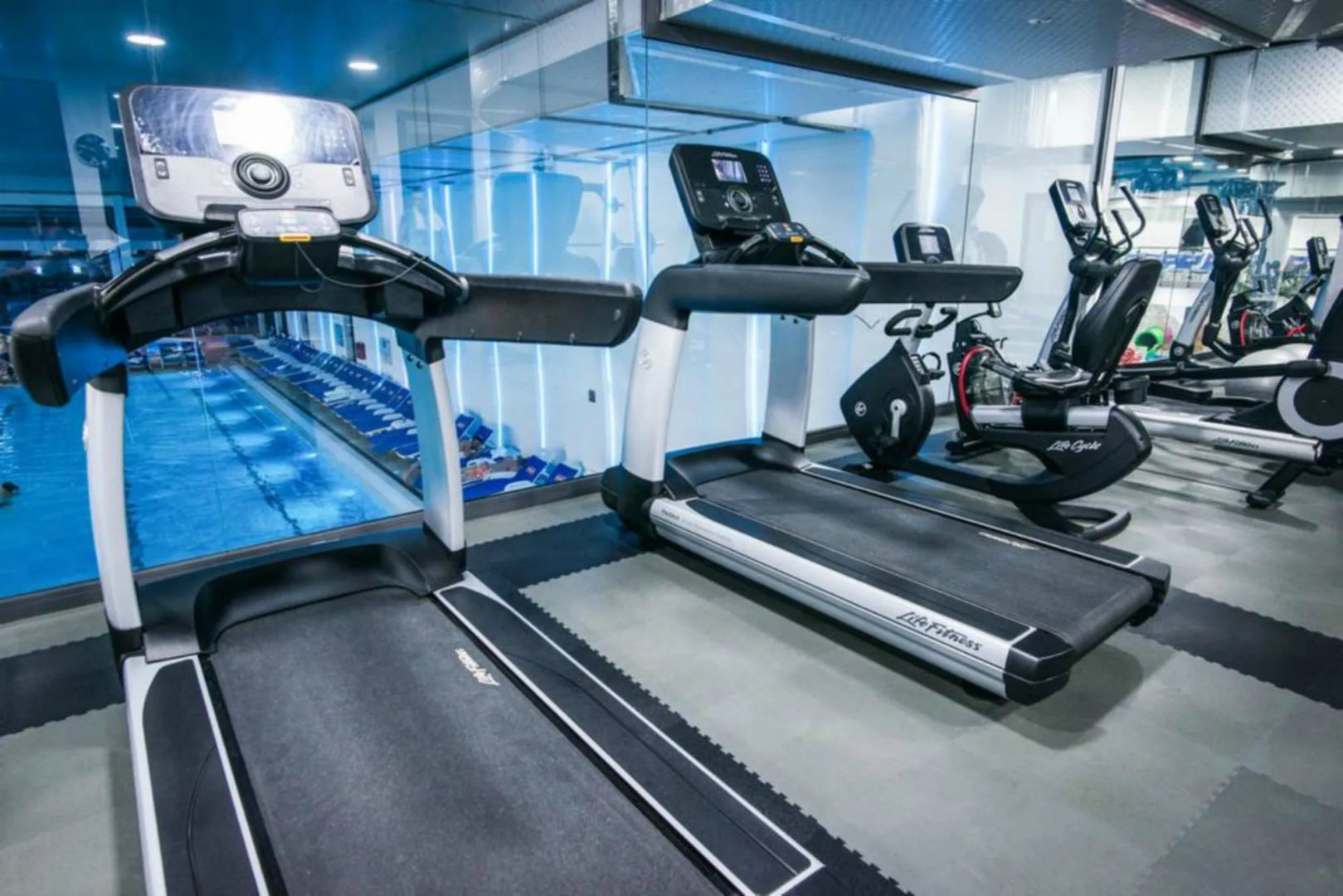 Отель Hollywoodland Wellness & Aquapark