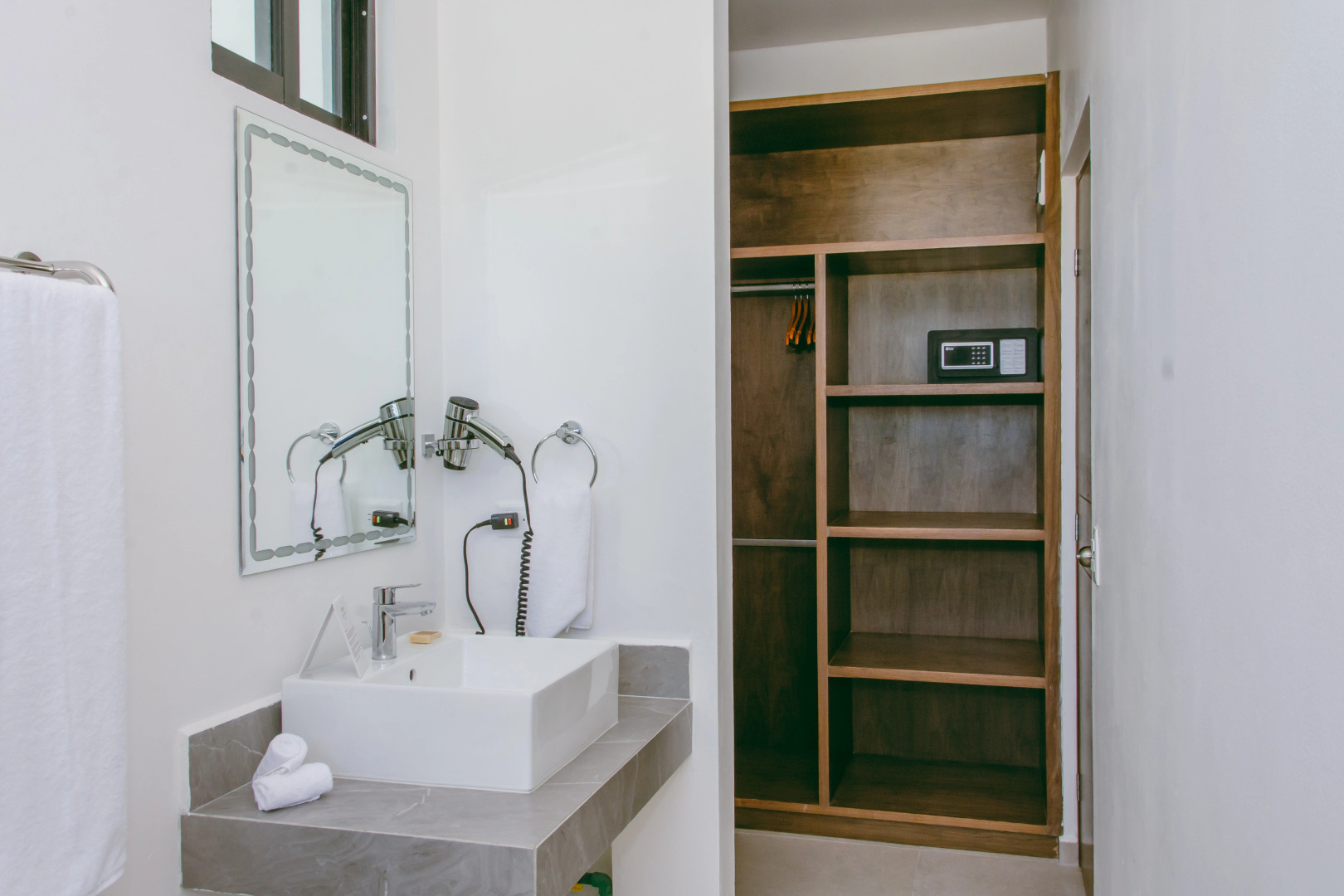 We Hotel Puerto Morelos