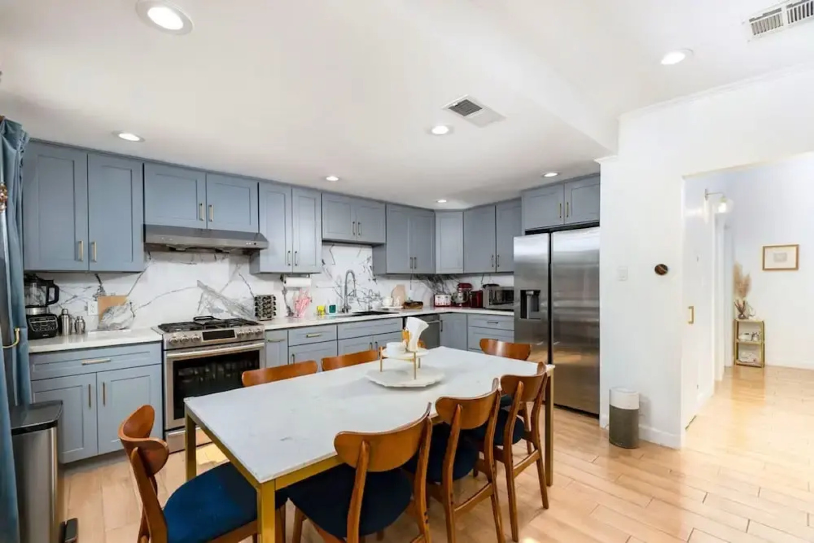 Cozy Family Retreat Game Room Backyard in Hacienda