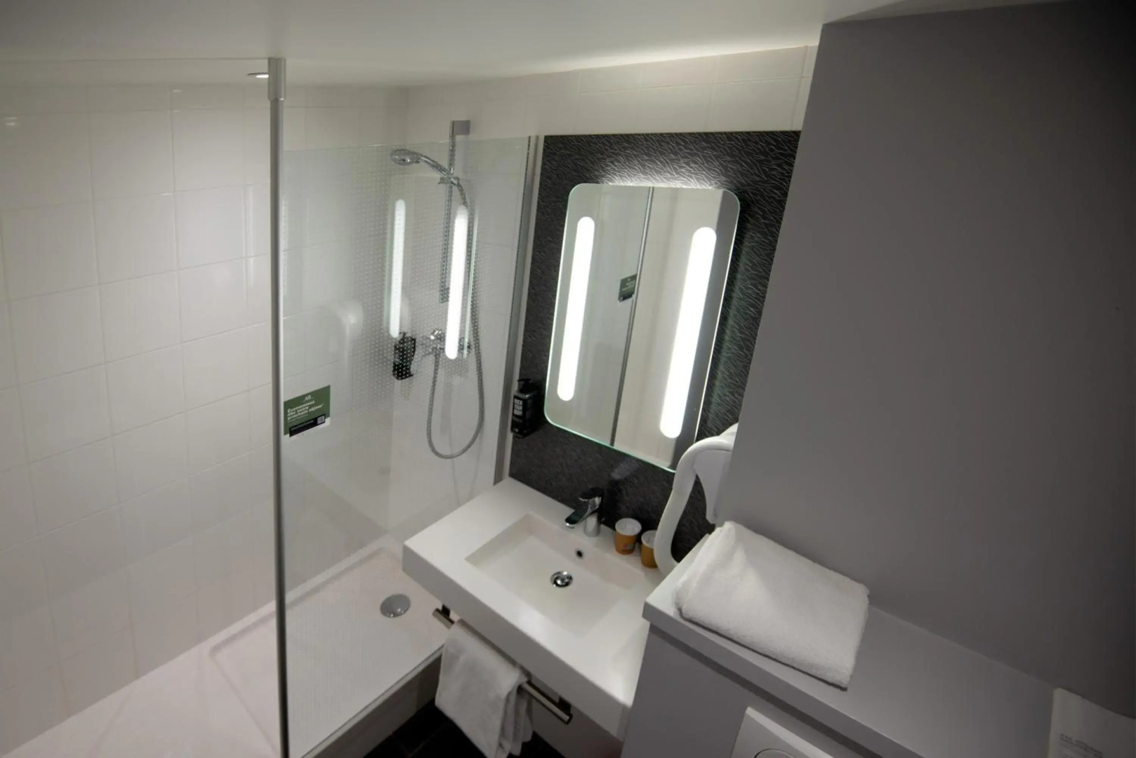 ibis Saint Genis Pouilly Genève