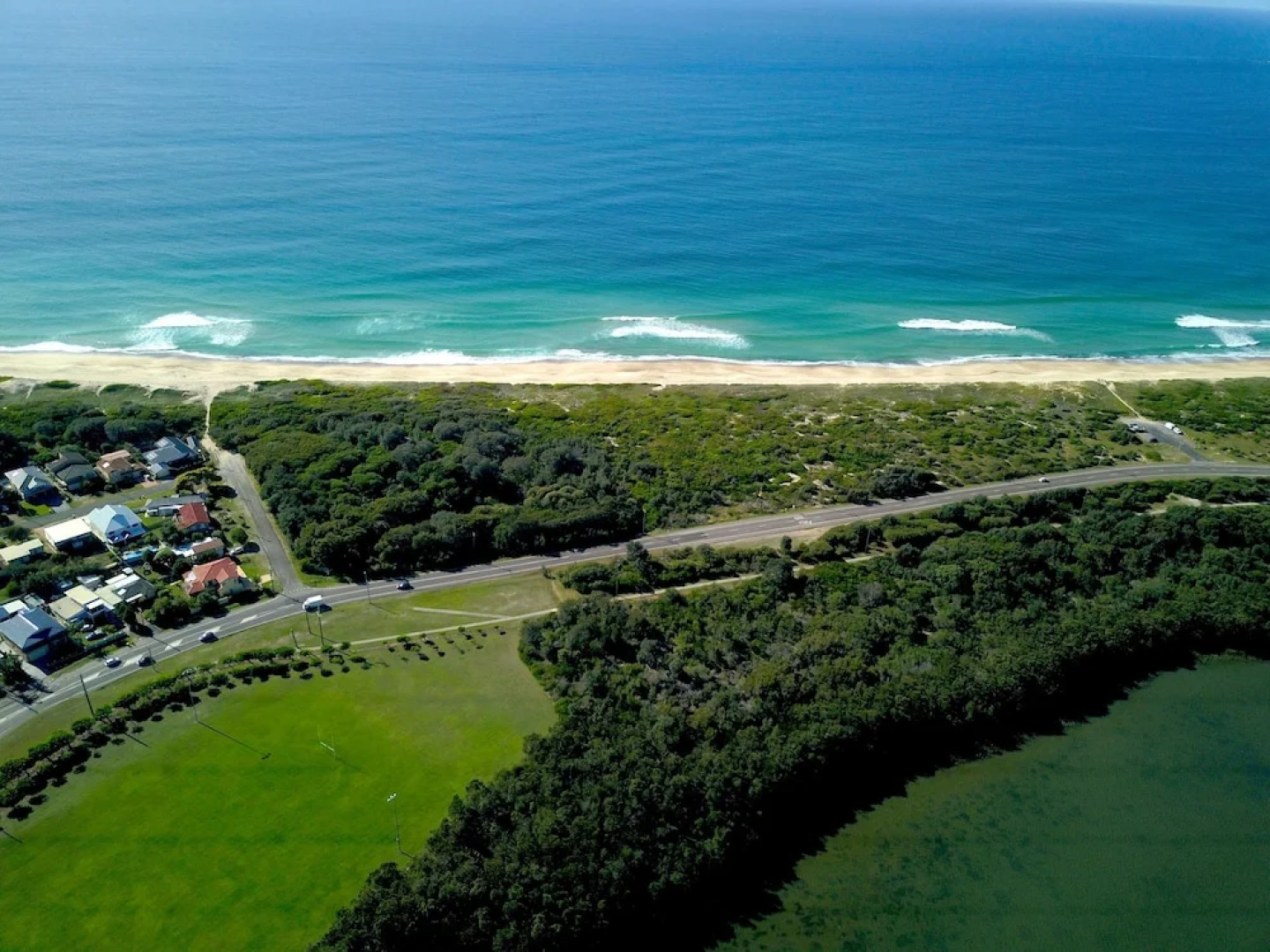 Hibiscus Lakeside Motel