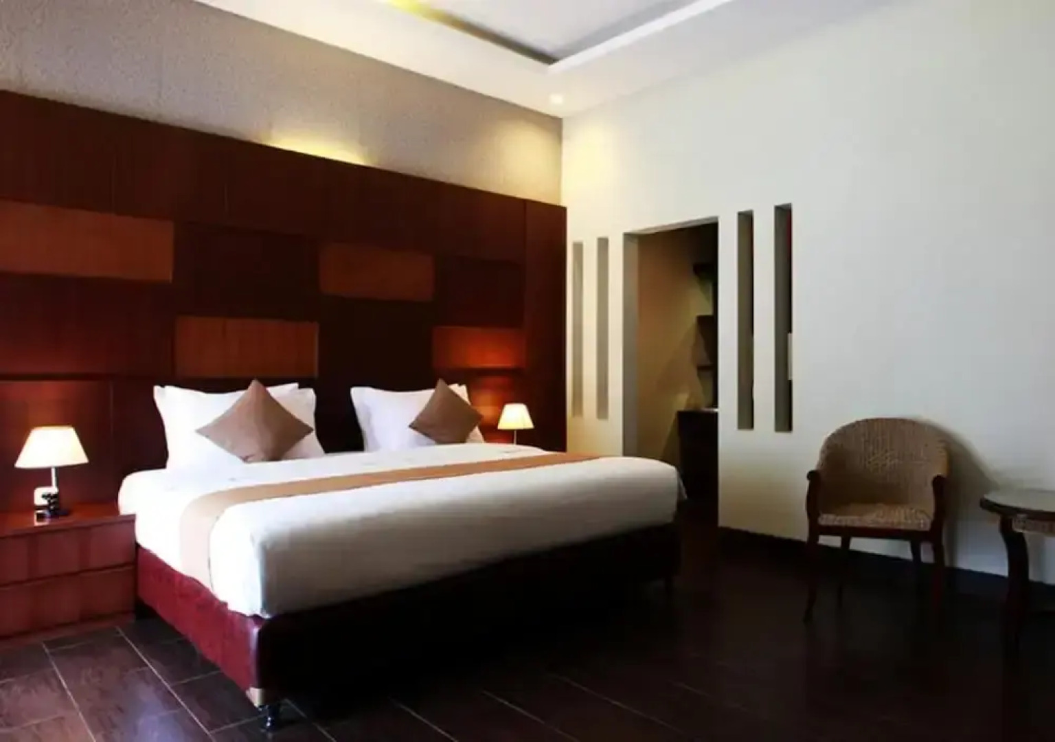 Green Tropical Village and Resort