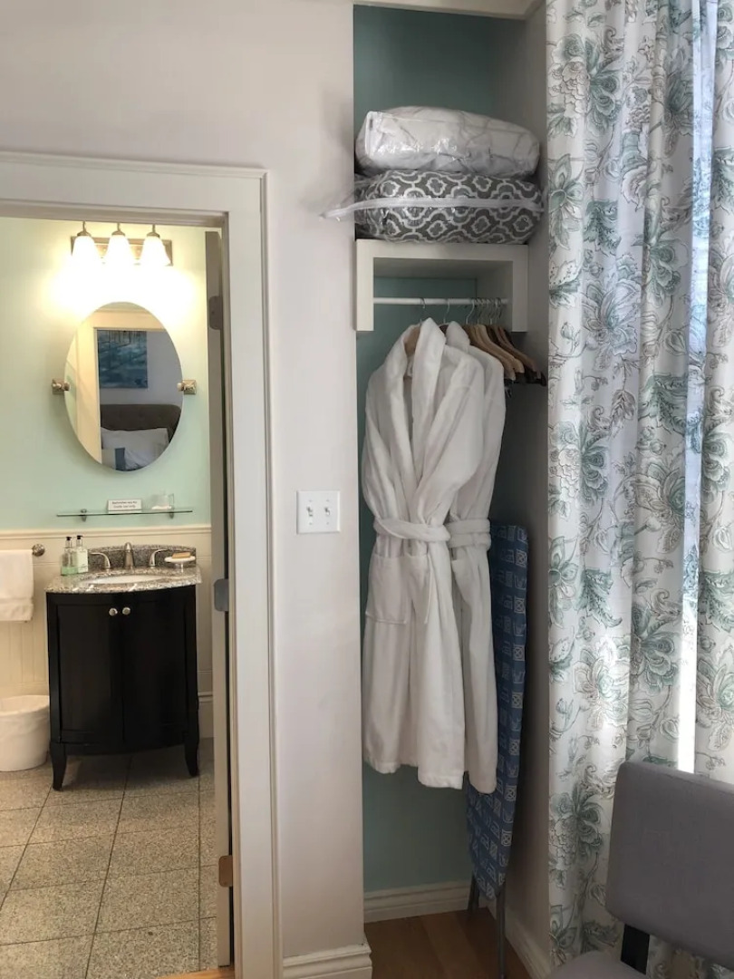 The Lake House Bed & Breakfast