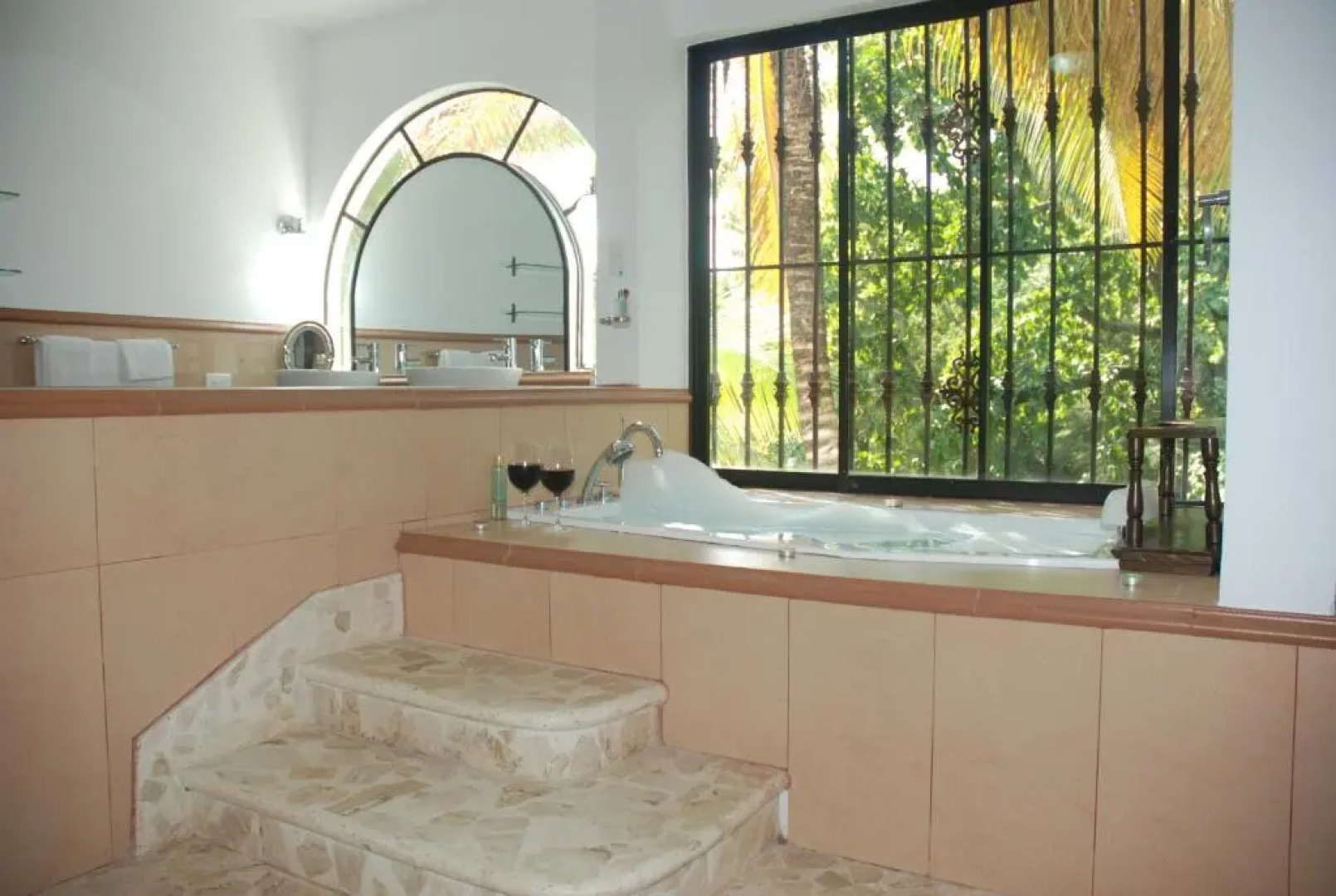 E&J Boutique Residences