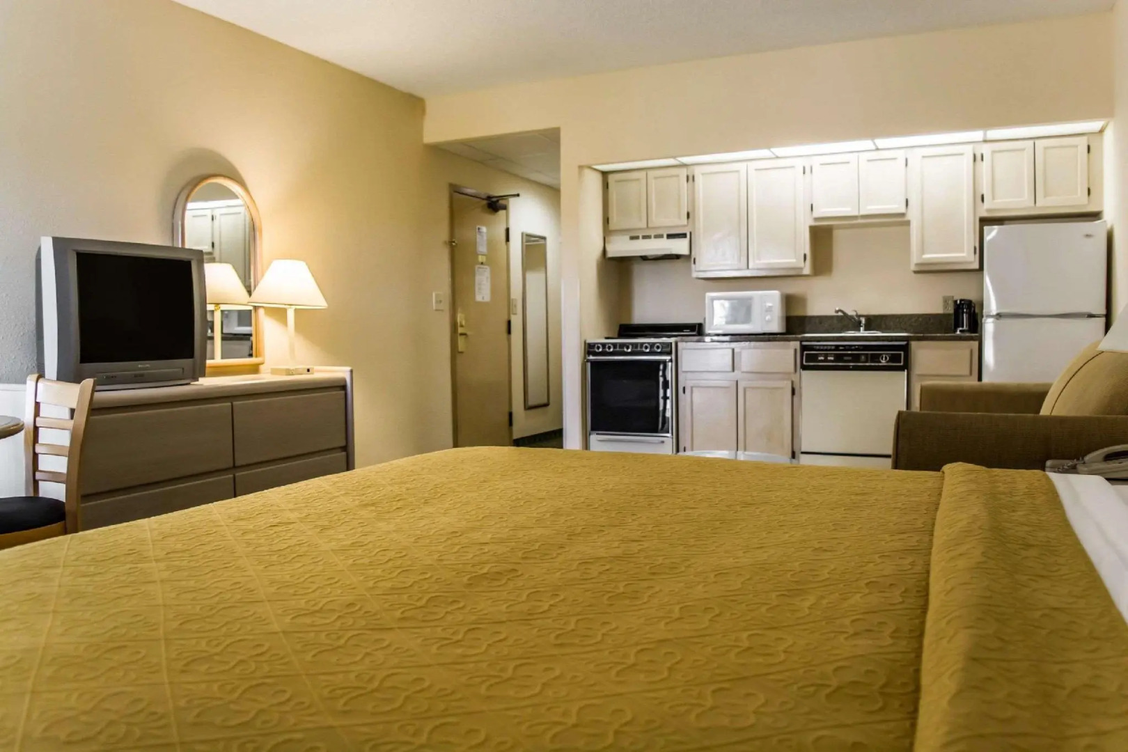 Quality Inn and Suites Golf Resort