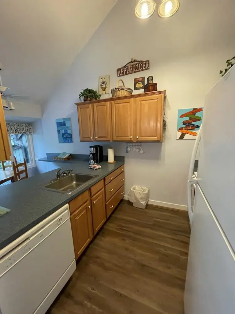 Briarcliff C_11 3 Bedroom Condo by RedAwning