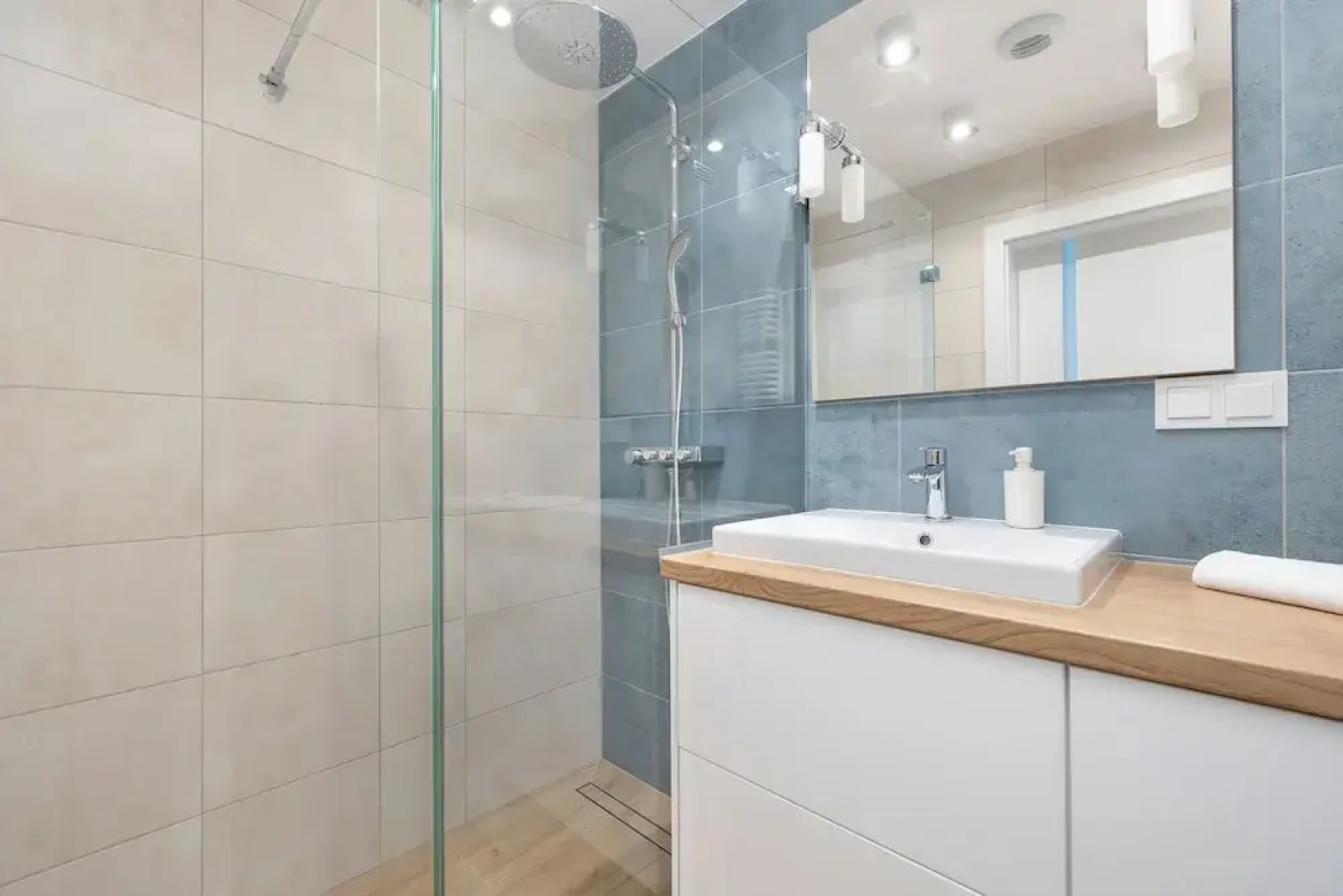 Shellter Apartment by Renters Prestige