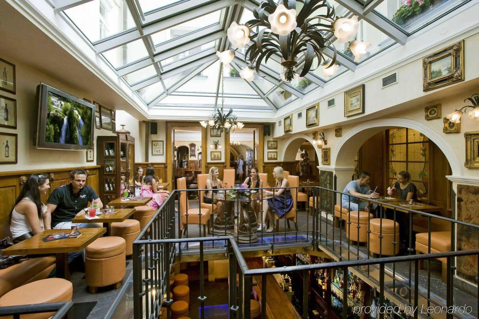 Hotel U Zlatého Stromu Prague by BHG